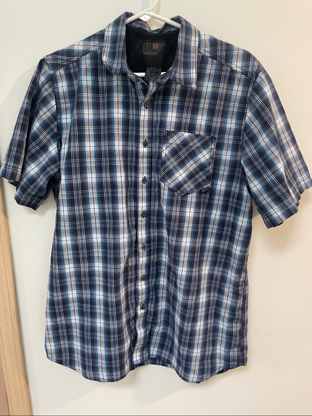 5.11 Tactical men’s medium shirt Button Down Plaid Snap Button Vented